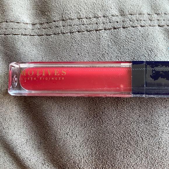 Motives Loren Ridinger Illuminating Lip SANGRIA - Picture 1 of 4